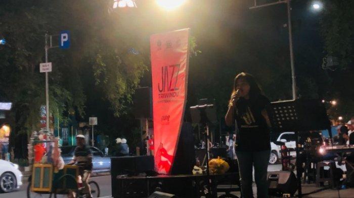 EVENT SOLO - Jazz Triwindu di kawasan depan Pasar Antik Triwindu, Ngarsopuro, Solo, Jawa Tengah, beberapa waktu lalu.
