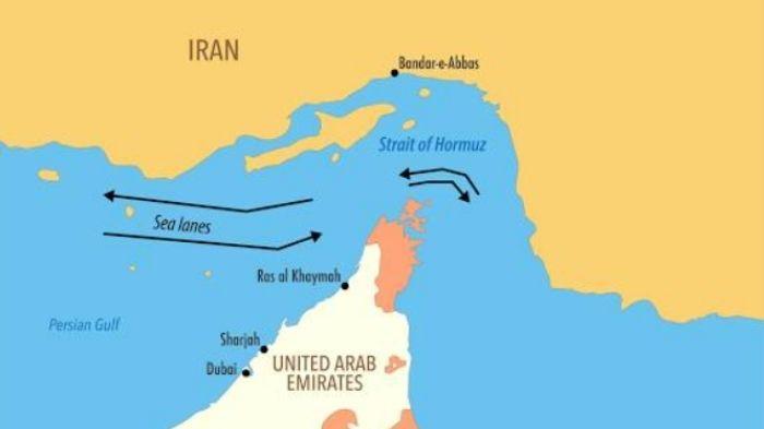 SELAT HORMUZ - Selat Hormuz yang kini diancam oleh Amerika Serikat agar dibuka. Keinginan Donald Trump tersebut disampaikan seiring dengan dibukanya lagi kran impor dari Iran sebanya 140 juta barrel