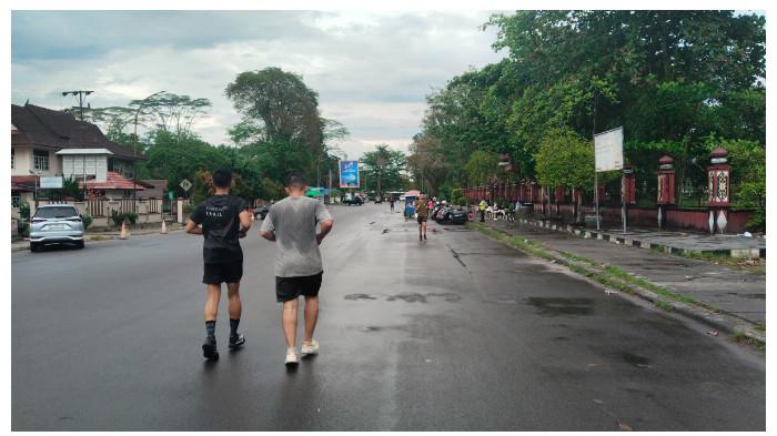 CAR FREE DAY - Suasana berbeda terlihat di Taman Kota Sampit, Kabupaten Kotawaringin Timur (Kotim), pada Minggu (22/3/2026) pagi yang tampak lengang.