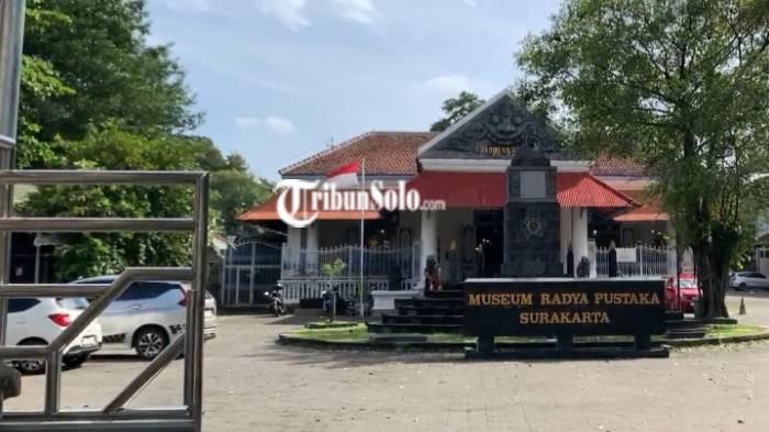 PUSAT KOTA. Suasana Museum Radya Pustaka pada Sabtu (24/1/2025). Lokasi ini dekat dengan toko oleh-oleh khas Solo.