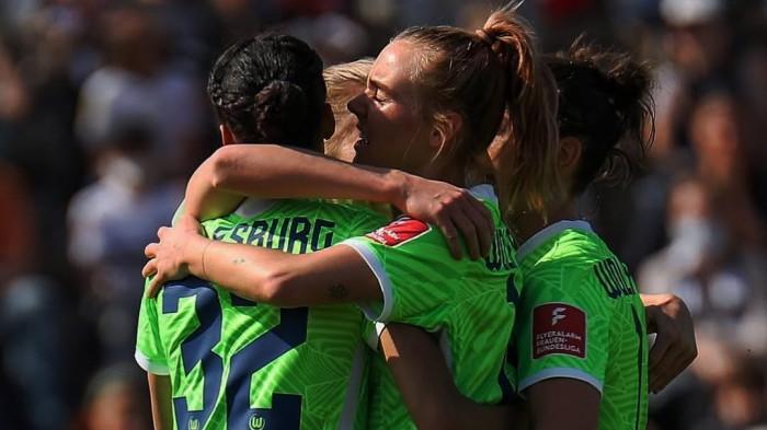 Laga VfL Wolfsburg Women dan Olympique Lyonnais Women di perempatfinal Women's Champions League jadi pertandingan menarik. (IG sveindisss)