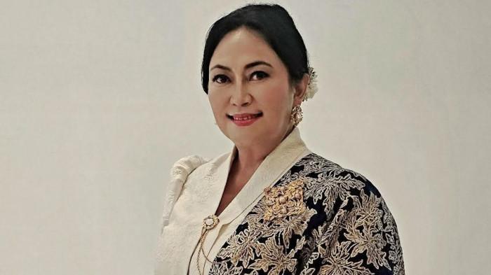 Anik Yulius mengajak seluruh perempuan untuk terus berkarya