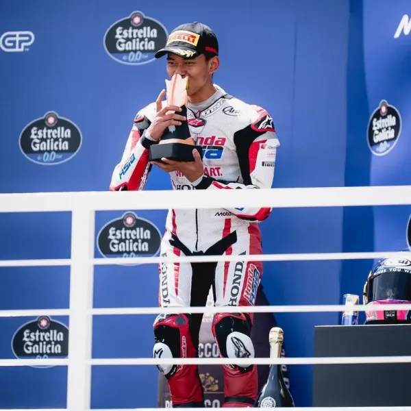 Veda Ega Pratama Veda Ega Pratama