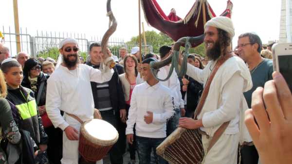Jews And Indians In Dimona