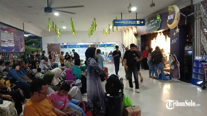 Suasana Stasiun Solo Balapan pada H+2 Lebaran