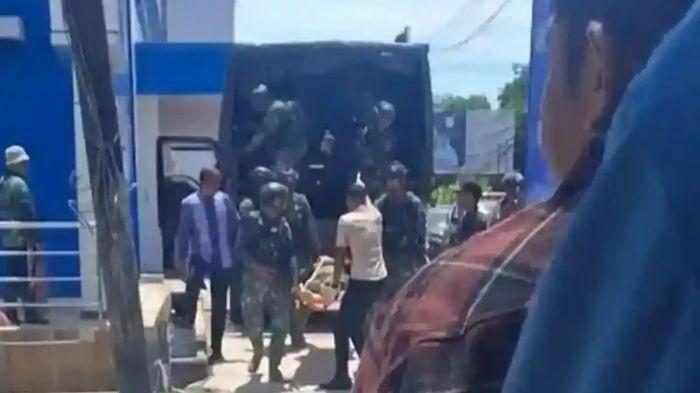 KONTAK TEMBAK - Dua prajurit TNI Angkatan Laut (TNI-AL) gugur dalam insiden kontak tembak di Kampung Sori, Distrik Aifat Selatan, Kabupaten Maybrat, Papua Barat Daya, Minggu (22/3/2026) sekitar pukul 07.00 WIT