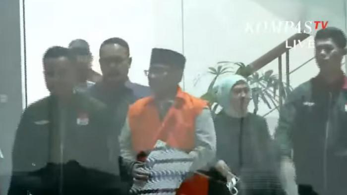 GUS YAQUT DITAHAN - Komisi Pemberantasan Korupsi (KPK) resmi menahan Mantan Menteri Agama RI, Yaqut Cholil Qoumas atau yang akrab disapa Gus Yaqut, pada Kamis petang (12/3/2026).