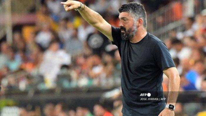 Pelatih Valencia Gennaro Gattuso memberi isyarat selama pertandingan Liga Spanyol antara Valencia CF dan Club Atletico Madrid di stadion Mestalla pada 29 Agustus 2022.