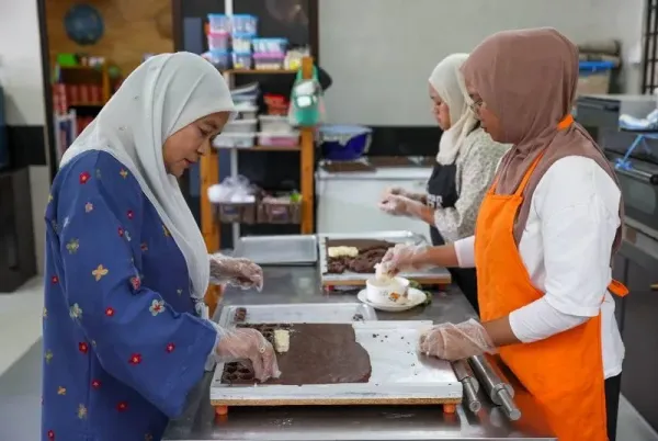 Ibu Tunggal Penyintas Kanker Sukses Usaha Biskuit Gluten-Free