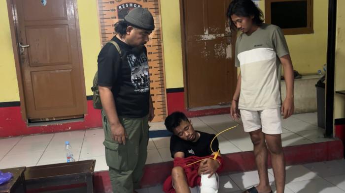 Pelaku Ditangkap - Petugas menangkap Darwin pelaku rudapaksa terhadap seorang kurir perempuan di Mamuju tengah, Selasa (24/3/2026). Pelaku ditangkap saat hendak melarikan diri.