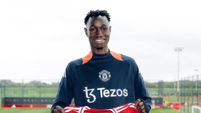 AKADEMI MU - Pemain akademi Manchester United, Sekou Kone yang berpotensi promosi ke tim utama di bawah asuhan Ruben Amorim.