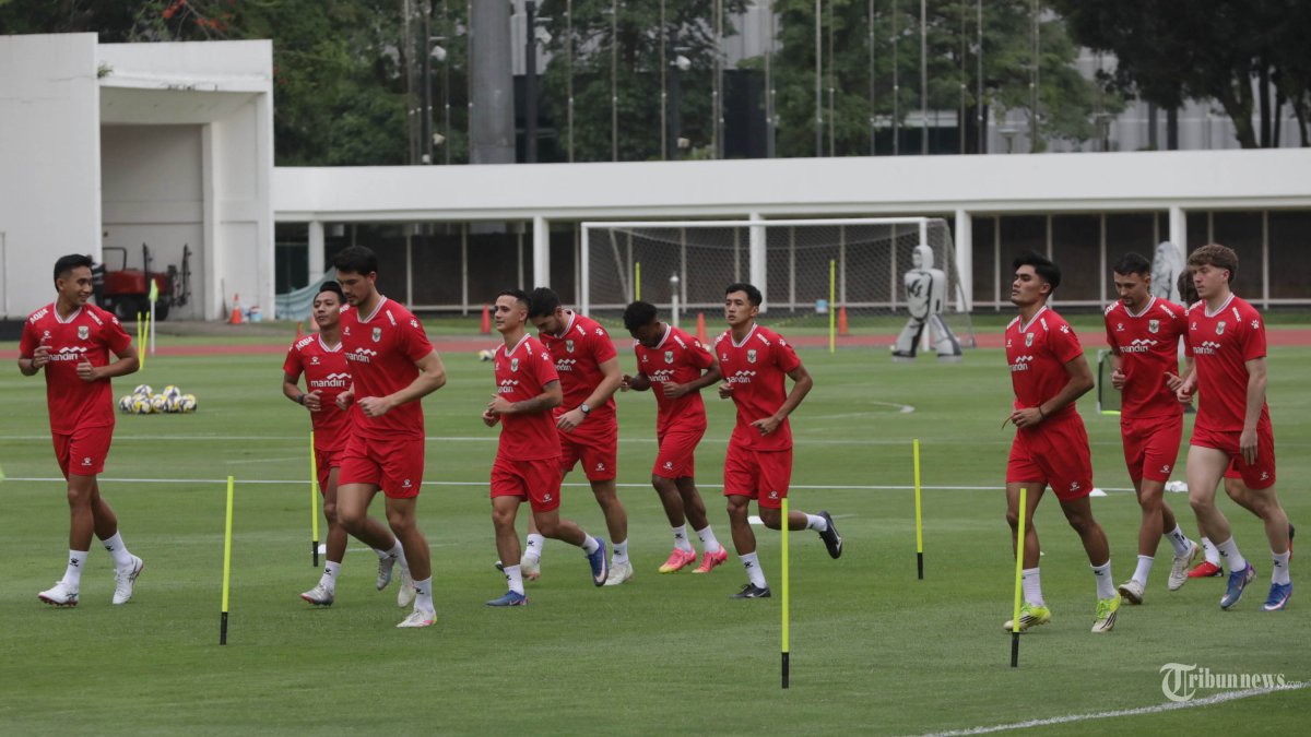 TIMNAS INDONESIA - Sejumlah pesepak bola Timnas Indonesia menjalani latihan di Stadion Madya Gelora Bung Karno, Jakarta, Selasa (24/3/2026). Latihan tersebut dilakukan jelang laga di FIFA Series 2026. TRIBUNNEWS/IRWAN RISMAWAN