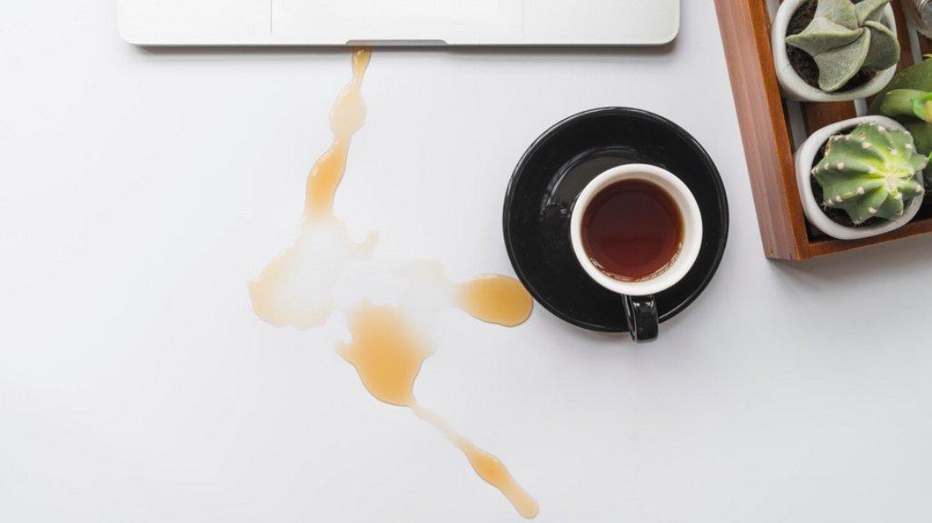 Ilustrasi tumpahan minuman