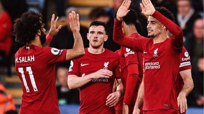 Pemain Liverpool, Curtis Jones (kanan) saat merayak gol nya bersama Mohamed Salah (kiri) pada pertandingan melawan Leicester, dalam lanjutan pekan ke-36 Liga Inggris, Selasa (16/5/2023) dini hari WIB.