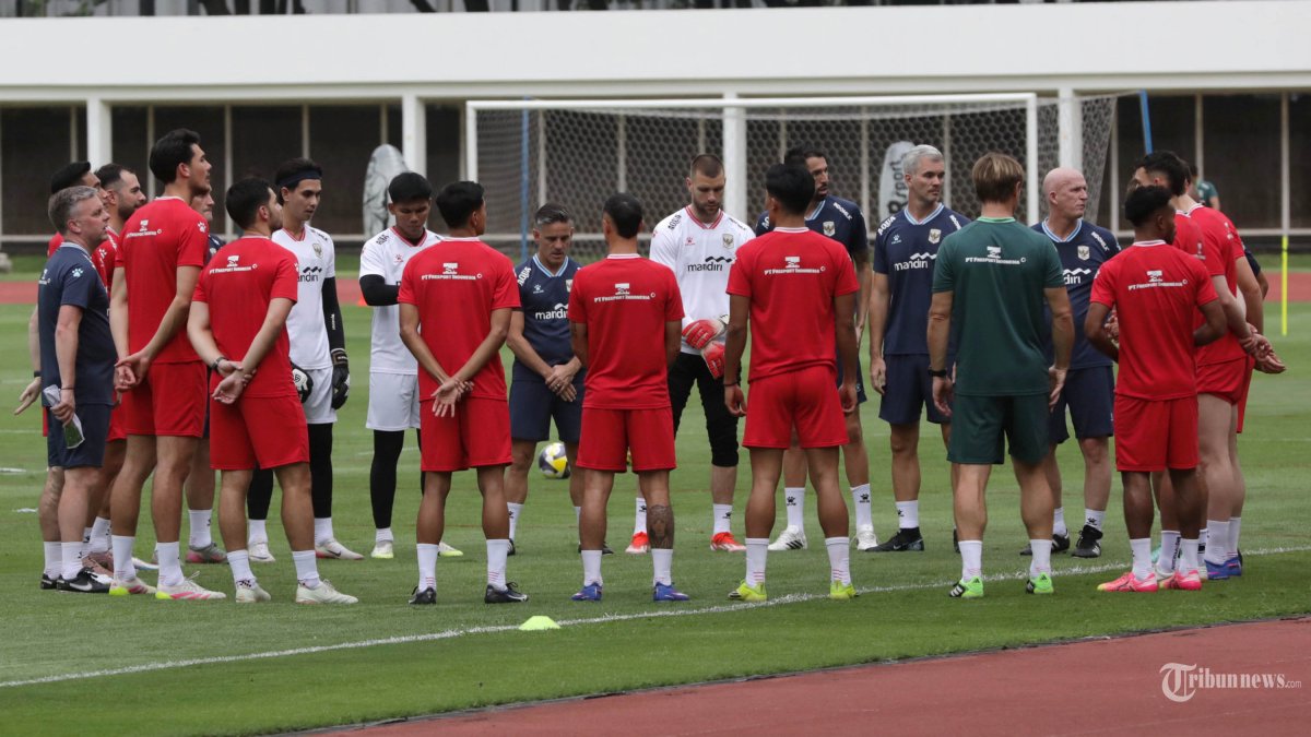TIMNAS INDONESIA - Sejumlah pesepak bola Timnas Indonesia menjalani latihan di Stadion Madya Gelora Bung Karno, Jakarta, Selasa (24/3/2026). Latihan tersebut dilakukan jelang laga di FIFA Series 2026. TRIBUNNEWS/IRWAN RISMAWAN