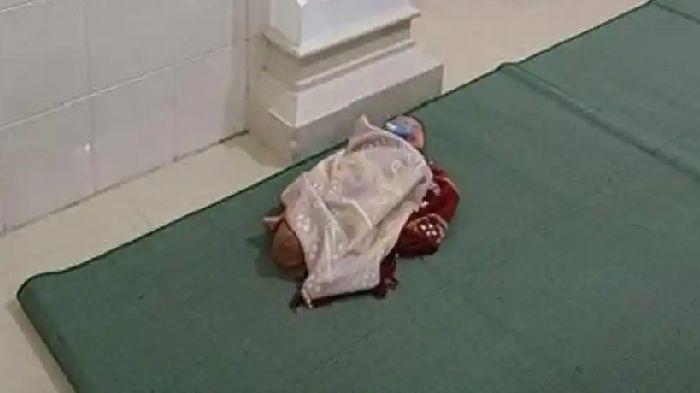 PENEMUAN BAYI - Masyarakat Gampong Leupe, Kecamatan Jaya, Kabupaten Aceh Jaya, digemparkan dengan penemuan seorang bayi berjenis kelamin perempuan pada Rabu (25/3/2026). Bayi mungil tersebut ditemukan warga di dalam masjid dengan kondisi dibedong menggunakan sajadah. (Serambinews.com/HO)