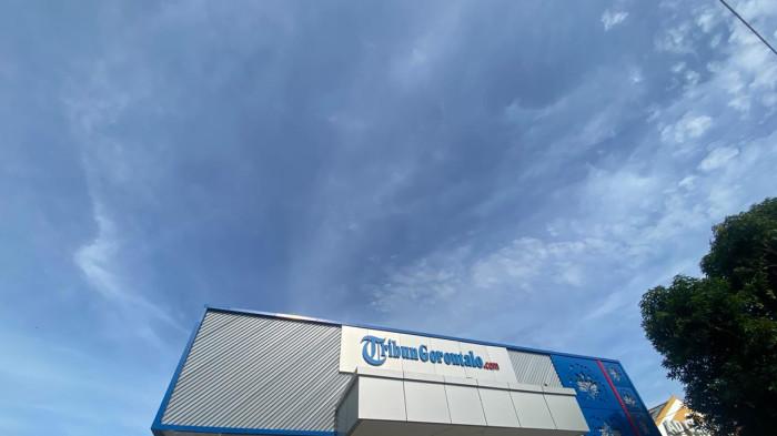 PRAKIRAAN CUACA - Potret kondisi cuaca di Kota Gorontalo hari ini Selasa, 24 Maret 2026 pukul 15.30 Wita terpantau cerah berawan - Prakiraan cuaca Gorontalo Rabu 25 Maret 2026: mayoritas wilayah berawan hingga hujan ringan siang–sore, suhu 22–32°C, kelembapan tinggi.