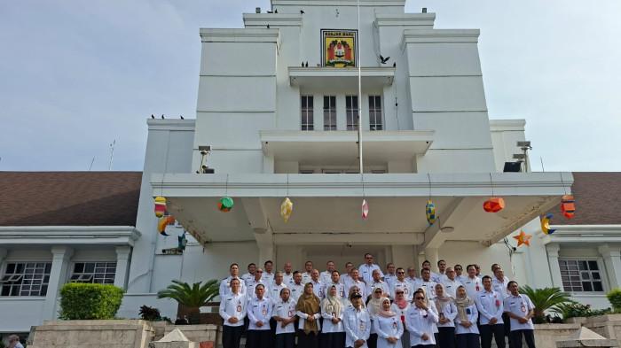 Apel gabungan pegawai Pemko Banjarbaru pasca libur panjang momen Hari Raya Idulfitri  2