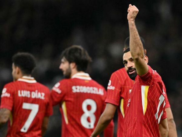 Bintang Liverpool, Mohamed Salah, menegaskan dirinya akan menjalani enam bulan terakhir bersama The Reds di tengah ketidakpastian soal kontrak baru.