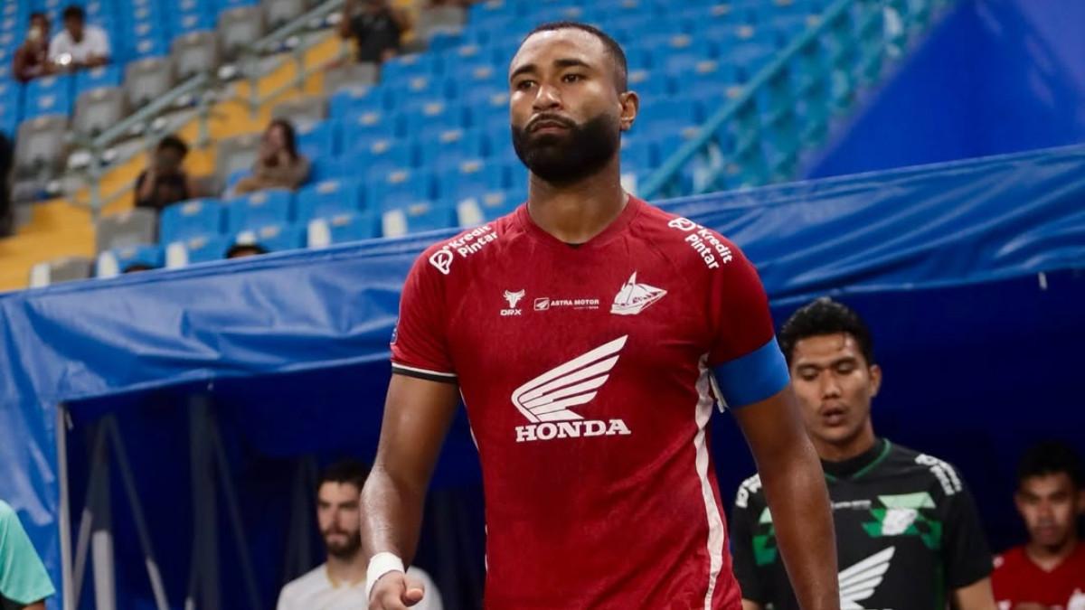 KAPTEN PSM MAKASSAR - Potret bek PSM Makassar asal Tanjung Verde, Yuran Fernandes saat di laga kontra Madura United.