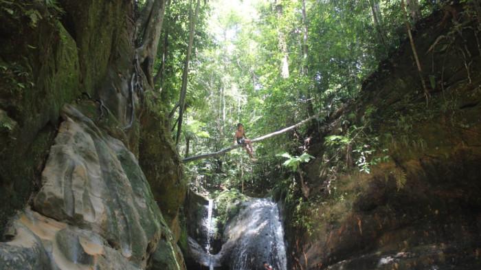 AIR TERJUN BINUSAN  - Suasana di destinasi wisata alam Air Terjun Binusan kembali menjadi magnet wisatawan di Kabupaten Nunukan. ARSIP-TribunKaltara.com 
