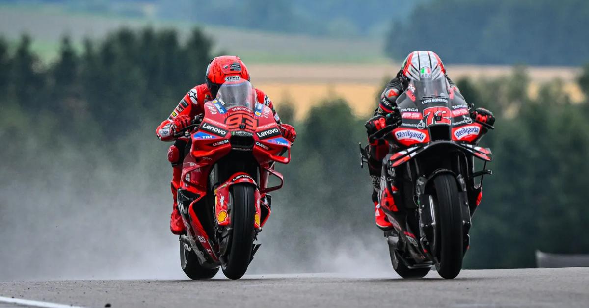 MARQUEZ VS BEZZECCHI - Persaingan Marc Marquez #93 dengan Marco Bezzecchi #72 dalam perhelatan sprint race MotoGP Jerman 2025 di Sirkuit Sachsenring, pada 12 Juli 2025. (Foto Arsip Juli 2025). (Foto: MotoGP)