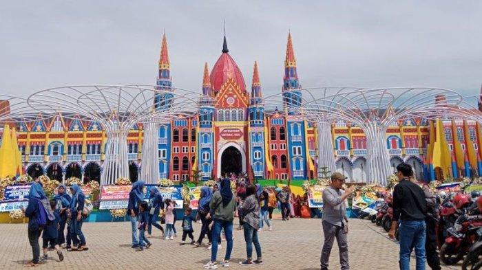 Jatinangor National Flower Park (Jans Park) di Jatinangor, Sumedang diuji coba untuk umum secara gratis pada 18-19 November 2022