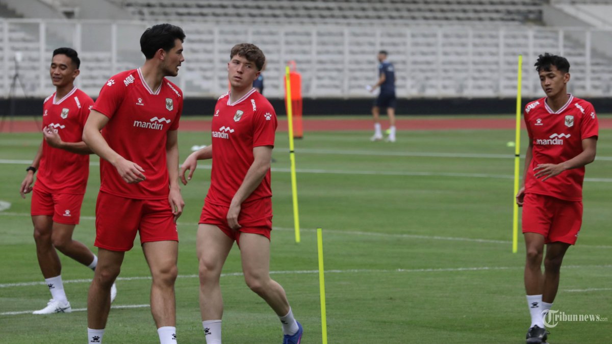 TIMNAS INDONESIA - Sejumlah pesepak bola Timnas Indonesia menjalani latihan di Stadion Madya Gelora Bung Karno, Jakarta, Selasa (24/3/2026). Latihan tersebut dilakukan jelang laga di FIFA Series 2026. TRIBUNNEWS/IRWAN RISMAWAN