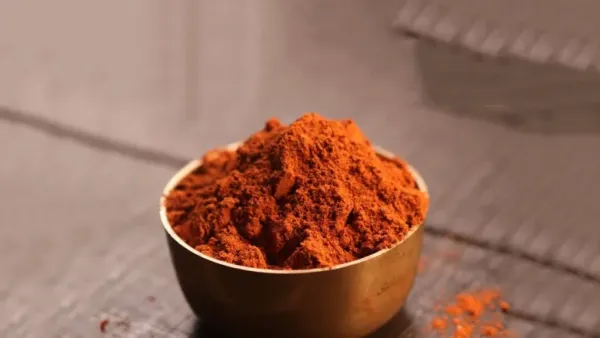 Freshly ground pav bhaji spice mix prepared with roasted Indian spices.