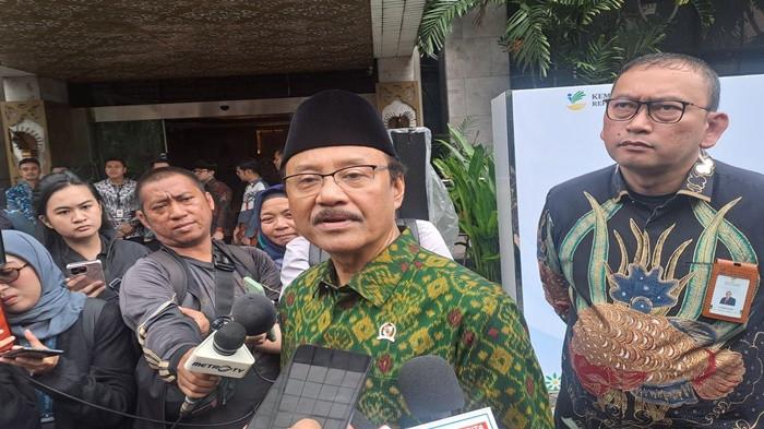 MESOS PECAT ASN - Menteri Sosial Saifullah Yusuf atau Gus Ipul, pada Kamis (26/3/2026). Ia mengumumkan pemberhentian satu orang pegawai negeri sipil (PNS) di lingkungan Kementerian Sosial (Kemensos).