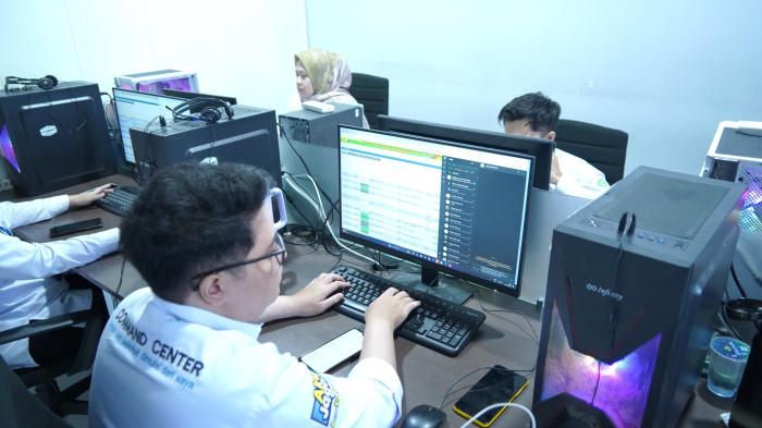 Tidak hanya Control Center, petugas Command Center PLN UID Kalselteng juga berjaga 24 jam