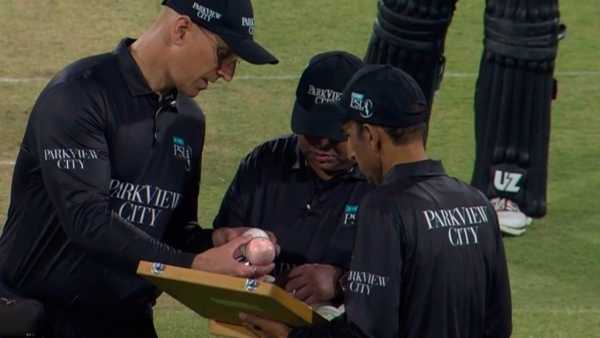 PSL 2026: White ball turns pink while playing, huge insult to Pakistan in the very first match