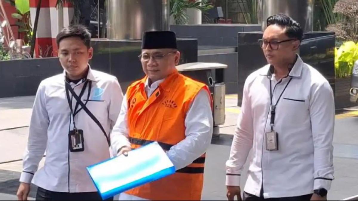 GUS YAQUT DIPERIKSA - Mantan Menteri Agama, Yaqut Cholil Qoumas atau Gus Yaqut diperiksa KPK pada Rabu (25/3/2026). Ia diperiksa setelah sebelumnya jadi tahanan rumah.