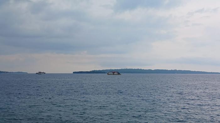 PULAU MANSINAM - Cuaca di Pulau Mansinam, Distrik Manokwari Timur, Kabupaten Manokwari, Kamis (5/2/2026). Hari ini, ada peringatan HUT ke-171 Pekabaran Injil yang dipusatkan di pulau tersebut.