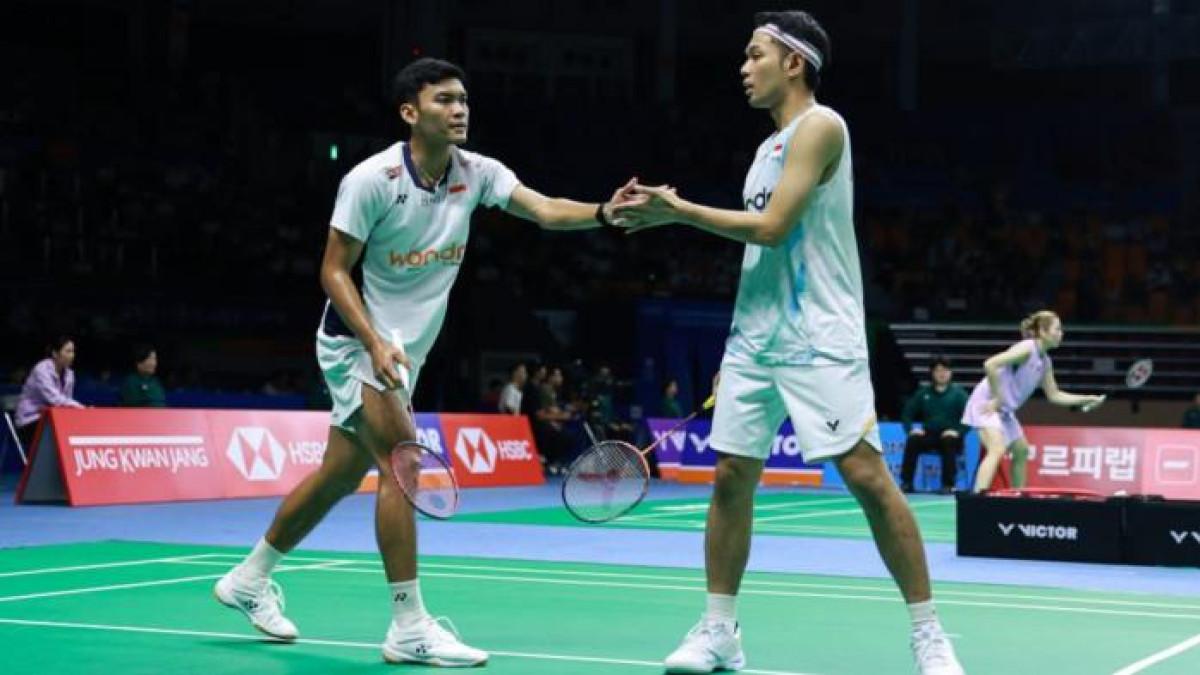 FAJAR/FIKRI - Ganda putra Indonesia, Fajar Alfian/Muhammad Shohibul Fikri, saat bertanding dalam babak perempat final Korea Open 2025 di Suwon Gymnasium melawan Jin Yong/Na Sung Seung (Korea), pada 26 September 2025.