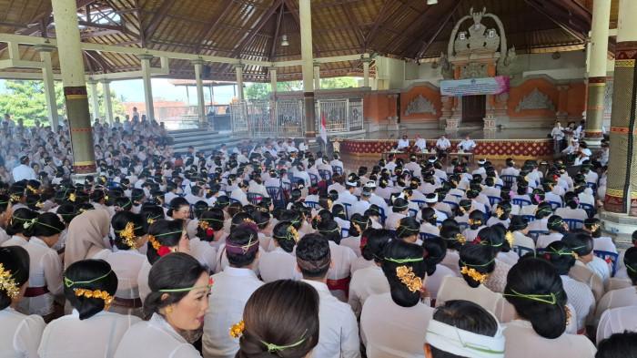PELANTIKAN PPPK – Sejumlah pengawai mengikuti pelantikan dan penyerahan SK PPPK di Kabupaten Klungkung, tahun lalu.