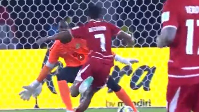 GOOOL - Aksi gocekan maut Beckham Putra mengecoh kiper Saint Kitts & Nevis di laga FIFA Series 2026 di Stadion Utama Gelora Bung Karno, Jumat 27 Maret 2026.