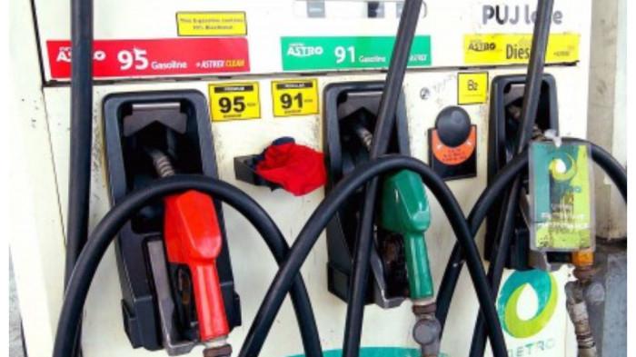 BERLAKUKAN KERJA 4 HARI - Stasiun Pengisian Bahan bakar Umum (SPBU) di Filipina. Sejak 9 Maret 2026 Pemerintah Filipina memberlakukan sistem kerja empat hari dalam sepekan untuk para pegawai pemerintah demi menghemat konsumsi bahan bakar.