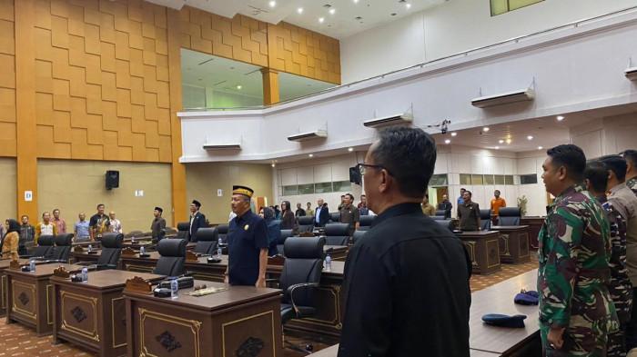 dIRWAN SABRI - Bupati Nunukan menyampaikan Nota Pengantar LKPJ Tahun Anggaran 2025 dalam rapat paripurna DPRD, Jumat (27/3/2026), dengan memaparkan capaian pendapatan daerah hingga Rp1,72 triliun serta berbagai program prioritas yang terealisasi.