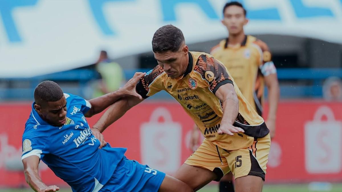 PERSIB BANDUNG VS PERSIJA JAKARTA - Pertandingan panas pekan 17 Super League antara Persib Bandung vs Persija Jakarta berlangsung di Stadion Gelora Bandung Lautan Api (GBLA), Minggu (11/1/2026).