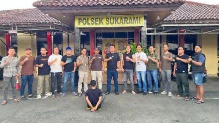 Pelaku pembunuhan staf Bawaslu di OKU Selatan, Maria Simaremare ditangkap polisi pada Sabtu (28/3/2026). Pelaku berinisial SHLN ternyata kekasih korban.