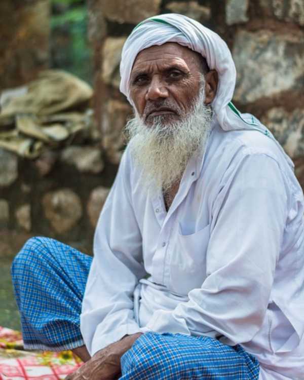 Muslim Worker In Oman