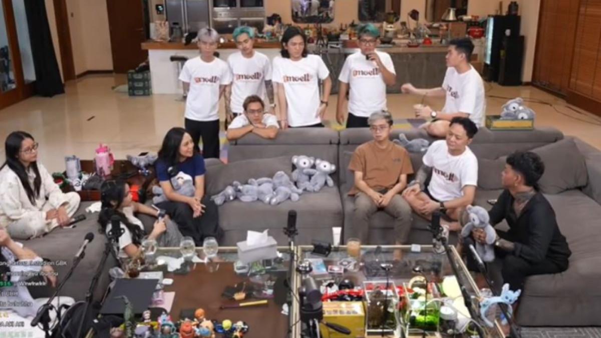 FENOMENA FURAP - Fuji tampil di live streaming Marapthon. Interaksinya bersama Reza Arap disorot.