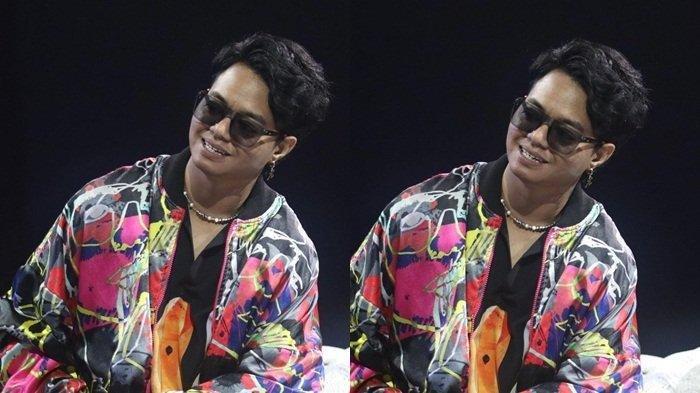 SOSOK REZA ARAP  -  Reza Arap ramai dijodoh-jodohkan dengan Fuji. Netizen sampai munculkan slogan Furap untuk keduanya.