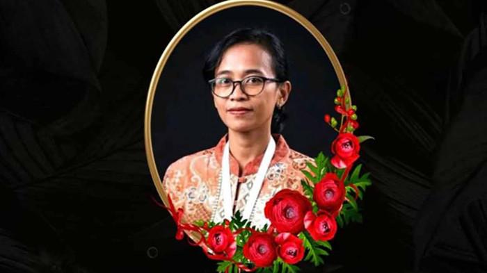 Polisi melakukan olah TKP di rumah kontrakan Maria Simaremare