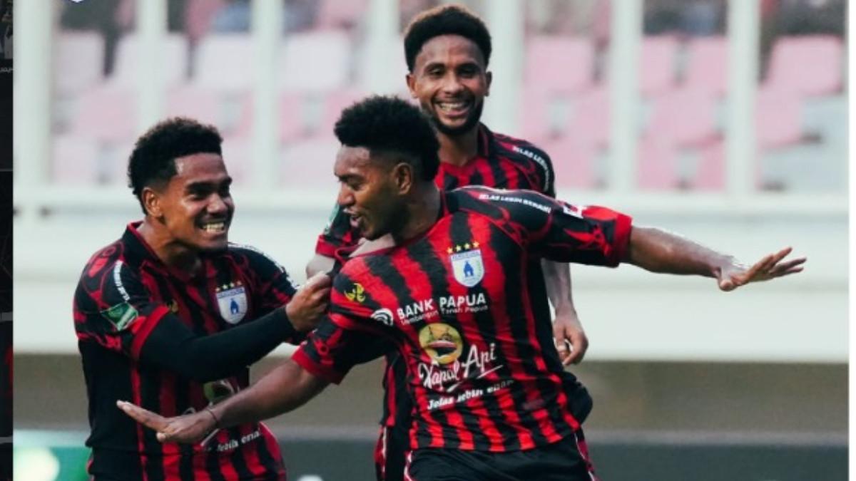Selebrasi Persipura Jayapura melalui Jeam Kelly Stroyer