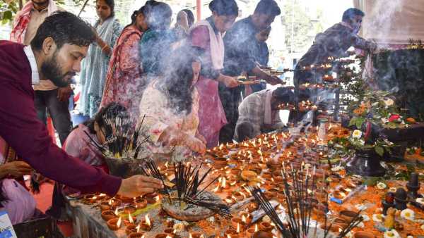 Som Pradosh Vrat 2026: Just light this one lamp on the evening of Pradosh Vrat, Mahadev will remove all the troubles!