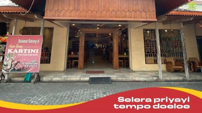 KULINER LEGENDARIS SOLO - Potret tampak depan restoran Ayam Goreng Kartini di Jl Bhayangkara No. 47 Solo, Jawa Tengah, pada 2022 lalu. Begini sejarah Ayam Goreng Kartini yang selalu ramai pengunjung.