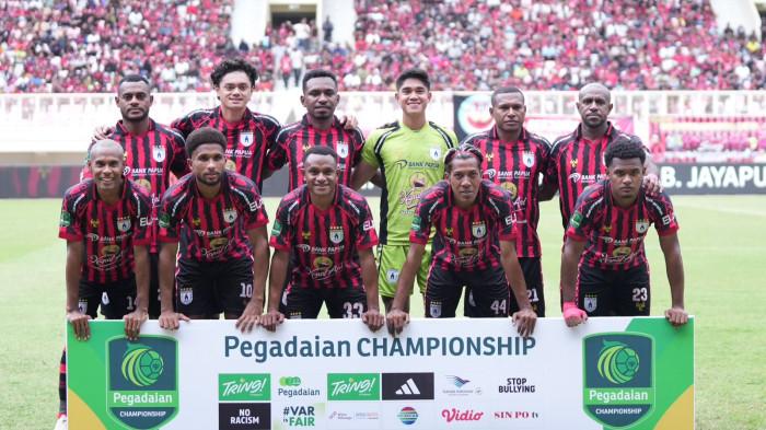PERSIPURA - Pemain Persipura Jayapura dalam laga di Stadion Lukas Enembe, Papua, Minggu (15/2/2026). 