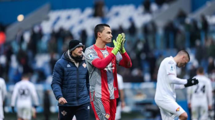 EMIL AUDERO - Aksi kiper Timnas Indonesia, Emil Audero saat membela Cremonese di Liga Italia. Kini klub Emil Audero mendekati zona degradasi setelah kalah daro Atalanta pada pekan ke-24 Liga Italia, Selasa (10/2/2026) dini hari WIB.